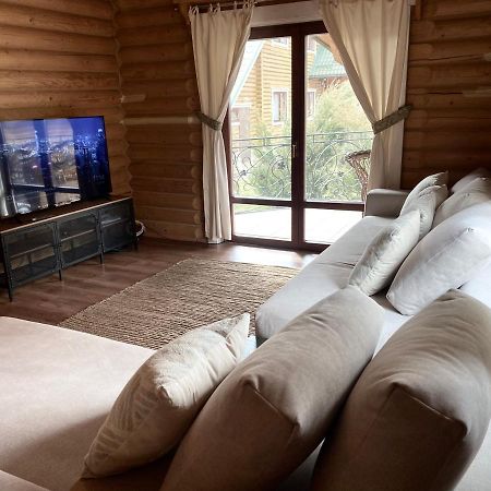 Chalet Four Seasons Villa Tatariv Ngoại thất bức ảnh