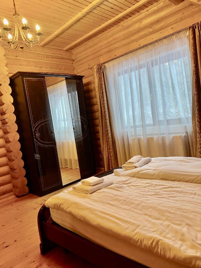 Chalet Four Seasons Villa Tatariv Ngoại thất bức ảnh