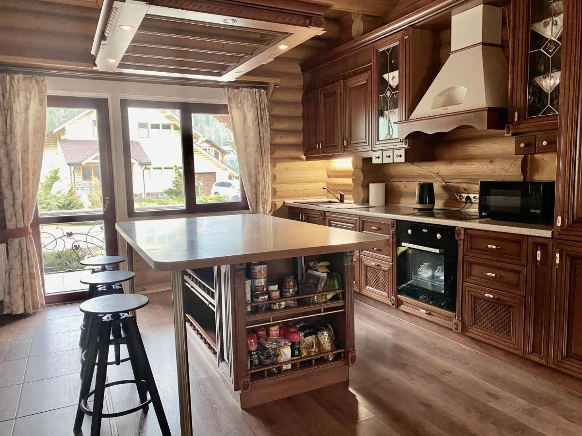 Chalet Four Seasons Villa Tatariv Ngoại thất bức ảnh